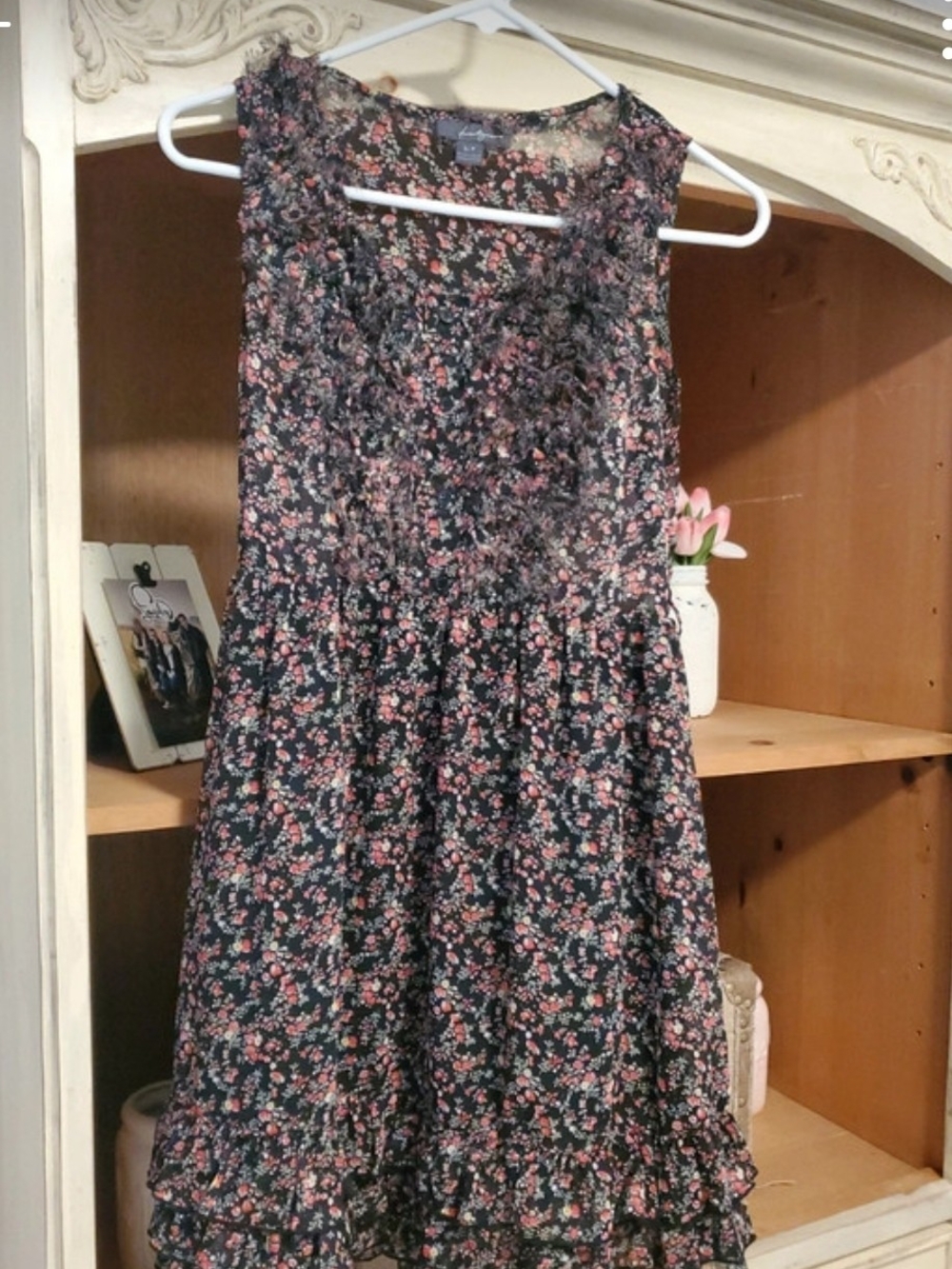 Sm Twenty ONE Sleeveless Black Floral Ruffle-Hem Dress